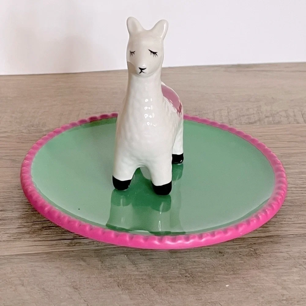 🌺 Llama Cute Pink & Green Ceramic Jewelry Trinket Dish NWOT